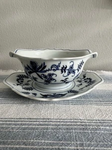 Blue Danube Gravy Boat attached Underplate Scalloped Edge - Blue Onion Pattern - Picture 1 of 7