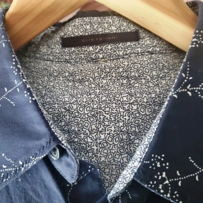 Superb Elie Tahari 100% Cotton Dark Navy Shirt with Abstract Pattern in White - Image 1 of 4