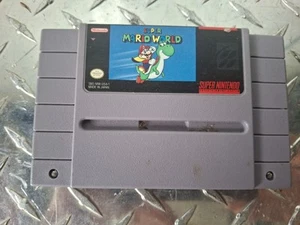 Super Mario World SNES 1991 Early Release Super Nintendo Game Cartridge - Picture 1 of 2