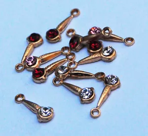 DE COLECCIÓN (6) PEQUEÑOS COLGANTES DE LATÓN Y ESTRÁS SWAROVSKI• 10 mm • ROJO CLARO ROSA - Imagen 1 de 4
