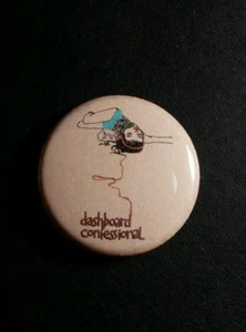 "DASHBOARD CONFESSIONAL CHICA ACOSTADA EN AURICULARES 1" PIN BOTÓN PIN PIN PIN PIN PIN - Imagen 1 de 1