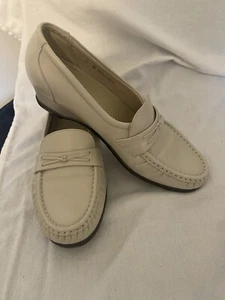 SAS Tripad Comfort Womens Beige Leather Loafer Slip On Shoes Size 7 M Great Con - Picture 1 of 8
