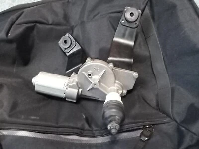 TESTED 2006-2014 Kia Sedona/2007/8 Hyundai Entourage Rear Wiper Motor 987004D000 - Image 1 of 4