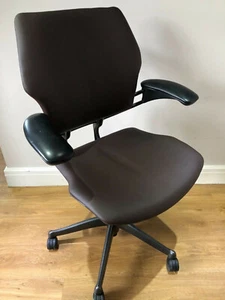 SILLA ERGONÓMICA PARA TAREAS DE OFICINA GRAFITO CHOCOLATE ESCALA HUMANA LIBERTAD GRATIS REINO UNIDO DEL - Imagen 1 de 9