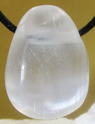 SELENIT    Trommelstein  gebohrt   EDELSTEIN  ANHÄNGER    Nr.1 - Bild 1 von 2