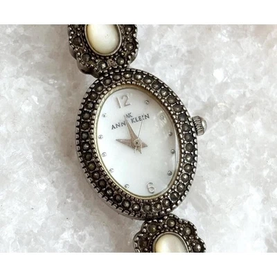 Anne Klein 10/5941 7539H Mother of Pearl Vintage Wristwatch - 18mm - WORKS! - Image 1 of 4