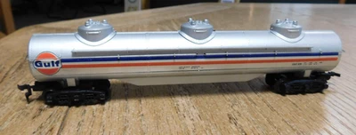 HO Scale Tyco GULF OIL 62' 3-Dome Tank Car OSKX #829 Freight Train Tanker Triple - Image 1 of 4