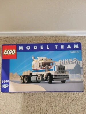 Vintage 5580 Team Model Tractor  (Rig) set, Never been opened, NEW - Image 1 of 4
