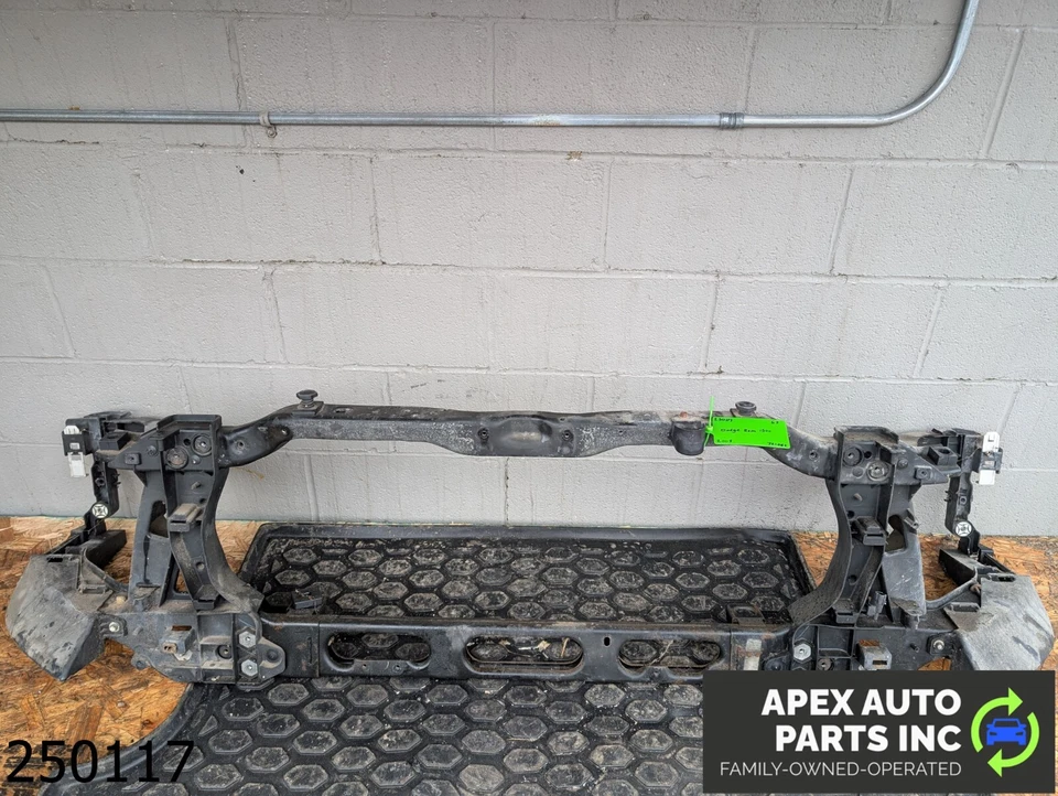 OEM 2009-2012 Dodge Ram 1500 5.7L RADIATOR CORE SUPPORT Foto 1 de 4