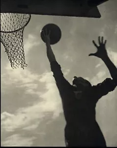1936 Original Berlin OLYMPIC Basketball Silhouette Art Photo Leni Riefenstahl - Picture 1 of 1