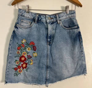 Zara Basic Z1975 Denim Embroidered Floral Skirt Asymmetrical Frayed Hem Women XS - Picture 1 of 12