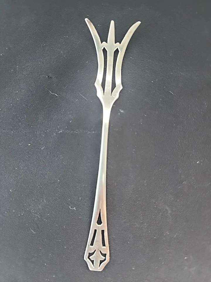 Webster Co. Tenedor de limón de 3 clavijas con mango perforado de plata de ley de 5" Foto 1 de 4