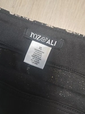 Falda Roz And Ali Foto 1 de 2