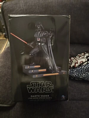 GENTLE GIANT STAR WARS EMPIRE STRIKES BACK DARTH VADER 1/6 STATUE LIGHT UP BASE! - Image 1 of 4