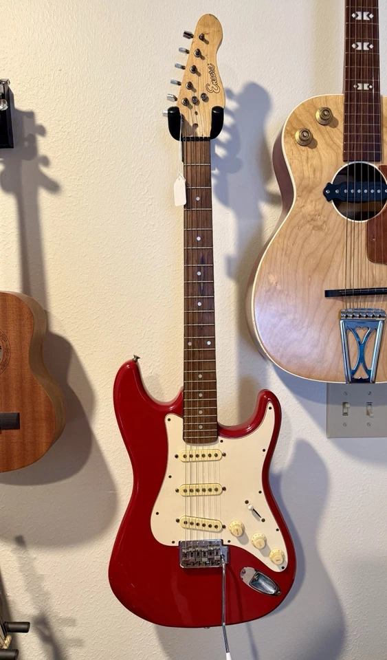 Encore Stratocaster Años 80 Rojo Modelo Temprano Suena Genial Foto 1 de 4