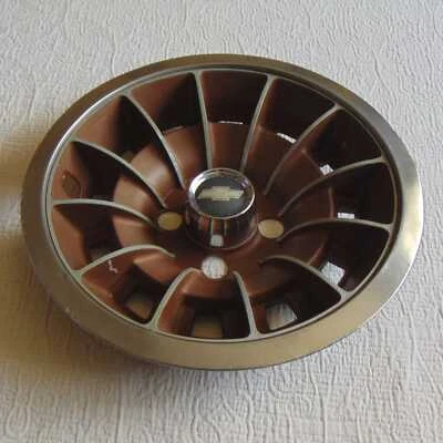 Chevrolet Monza 1975-1980 plástico moldeado GM #378903 cubierta de rueda con aletas-cueltro Foto 1 de 4