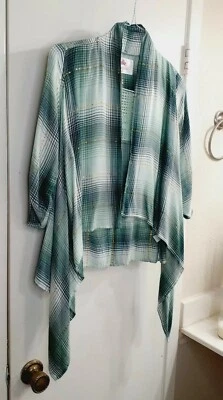 Cárdigan bolero chal abierto de franela forrado dorado Justice Fancy con espalda de celosía Foto 1 de 4