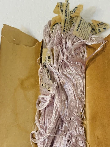 Antique Belding Bros FILO FLOSS Embroidery Floss - Shade 1284~ ONE SINGLE SKEIN~ Cover