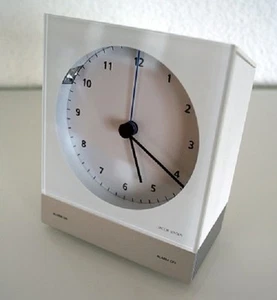 Moderner Funkwecker Weiß Jacob Jensen 352 - Bild 1 von 3