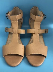 Aerosoles A2 Applause Wedge Sandal T-Strap Nude Size 9M - Picture 1 of 3