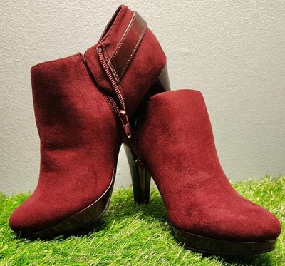 Botín East 5th imitación gamuza granate charol ribete y tacón alto talla 7 Foto 1 de 4