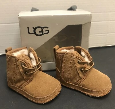 BOTAS UGG Australia 1 BABY NEUMEL S/N 11035001 TALLA USA 0/1 Foto 1 de 4