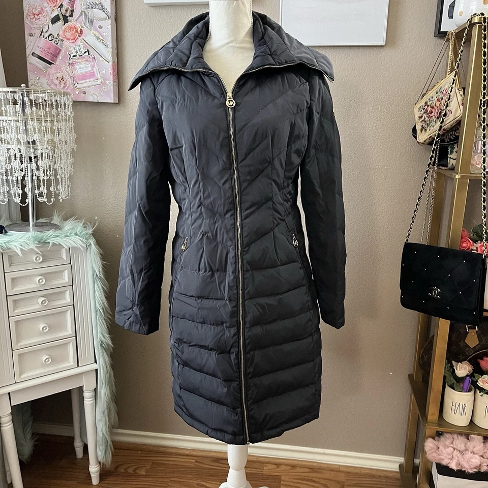 Женщин средний Michael Kors зимняя куртка темно-синий золотой выстеганный вниз длинный пуховик - Изображение 1 из 4