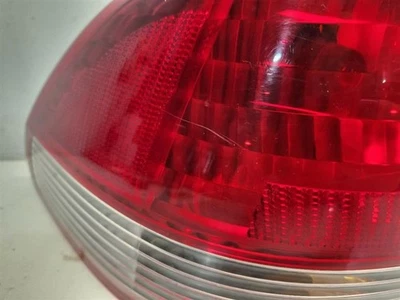 Luz trasera izquierda para conductores Honda Accord (sedán) 2001-02 - cuarto de montaje Foto 1 de 4