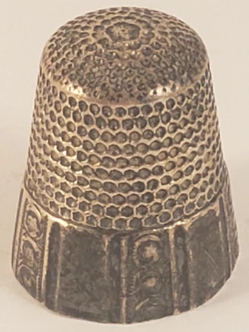 Antique Thimble - Waite & Thresher Faceted Wide Panel - Size 12 Sterling Silver Cover