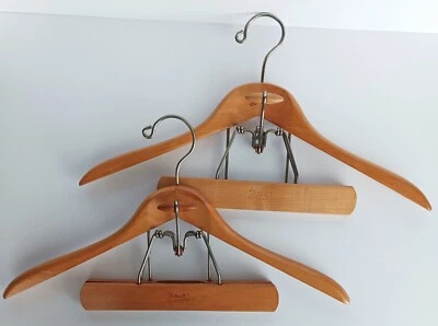 Lote de 2 perchas de madera de alta resistencia Setwell de 18" hechas en EE. UU.  Foto 1 de 4