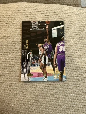 Vin Baker 1993 Upper Deck Se  Electric Gold #69 - Image 1 of 2