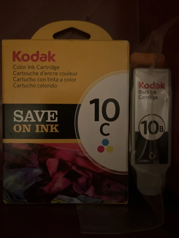 Juego combinado de cartuchos de tinta Kodak 10B color negro y 10C Foto 1 de 1