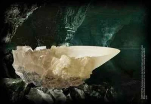 New The Crystal Goblet Noble Collection Harry Potter Dumbledore Prop Replica - Picture 1 of 3