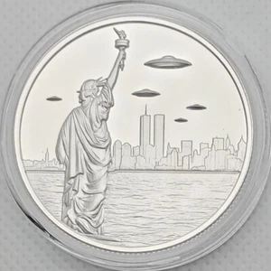 UFOs over vintage NYC 1 oz .999 Silver round Big Apple_Alien_high relief - Picture 1 of 12