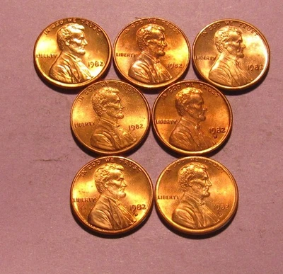 1982 PD Copper/Zinc Sm/Lg Dt (7 Coins) Lincoln Cent Penny - BU Condition - 31SA - Image 1 of 2