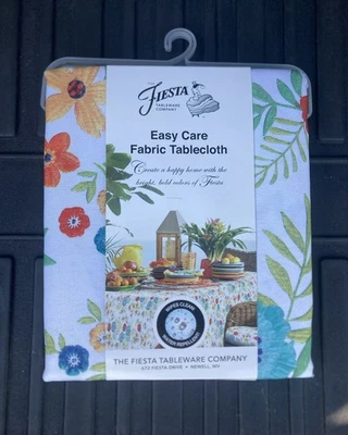 70” Round FIESTA Indoor Outdoor FABRIC TABLECLOTH  EASY CARE TC021354KRFIC1 - Image 1 of 4