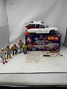 Vintage The Real Ghostbusters Ecto 1 Car Lot Figures Ghosts & Vehicle by Kenner - Picture 1 of 19