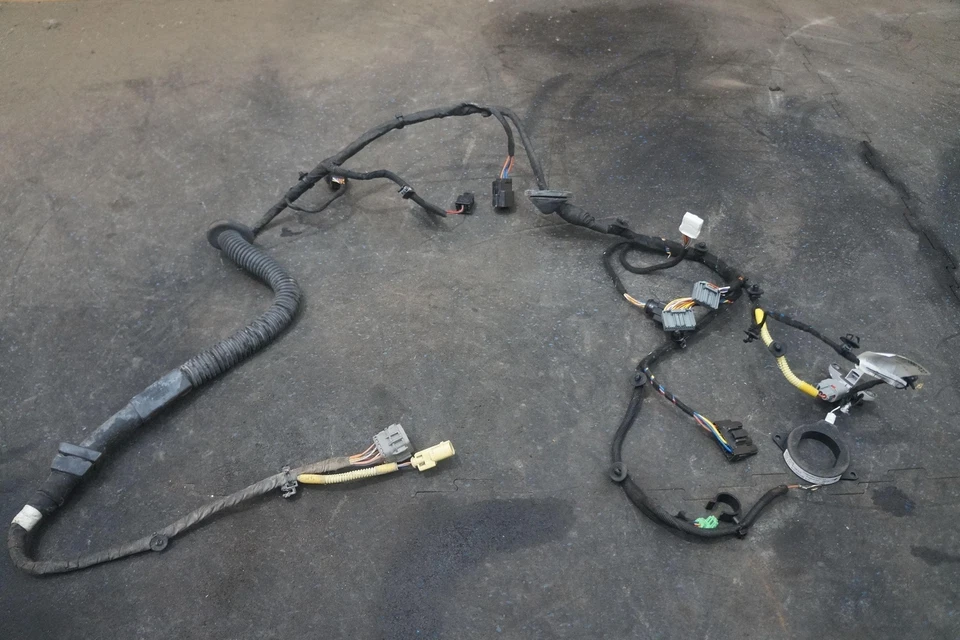 Cable arnés cableado puerta pasajero derecho 11M2396CP McLaren MP4-12C 2014 Foto 1 de 4