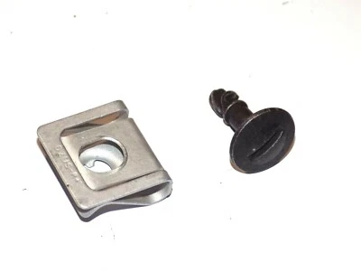 NUEVO Land Rover Discovery 99 00 01 02 03 04 Cubierta de ventilador superior KIT DE REPARACIÓN DE TORNILLO NEGRO Foto 1 de 2