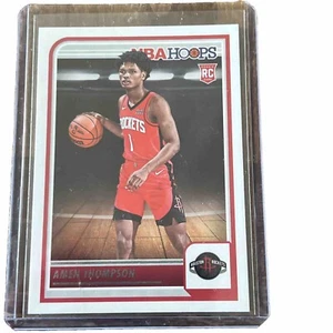 Aros de la NBA 2023-24 Panini - Novatos #242 Amen Thompson (RC) - Imagen 1 de 1