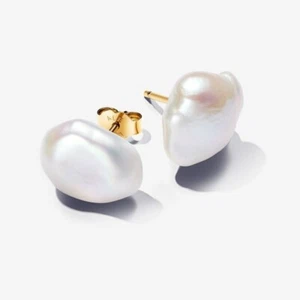 *BRAND NEW* Pandora Baroque Treated Cultured White Pearl Stud Earrings 263309C01 - Picture 1 of 2