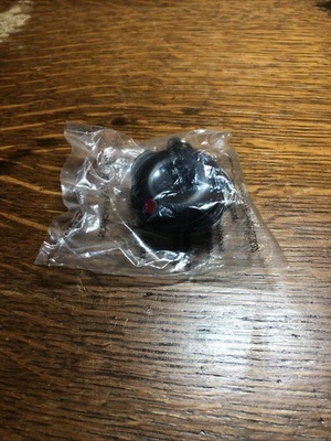 Llavero vintage Tupperware Heat 'N Serve 89110 con soporte de píldora de ventilación rojo NISP Foto 1 de 4