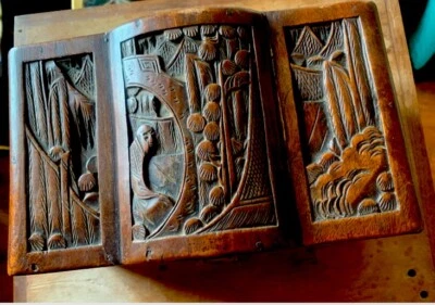 Coffre Entièrement Sculpté Ancien En Camphrier - XIX Ème Siècle - Photo 1/4