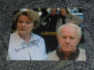 BRENDA BLETHYN - VERA / LAW & ORDER - 10x8 FOTO SIGNIERT .  - Bild 1 von 1