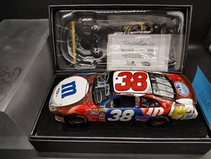 2007 David Gilliland #38 M&M's 4th of July 1:24 Owner's Elite Signed w/ COA - Picture 1 of 21
