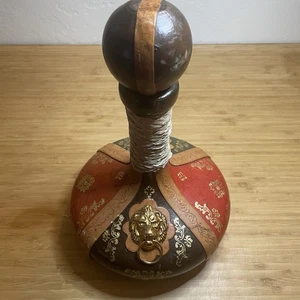 VTG Italian Genuine Leather Wrapped Decanter Lion Medallions 12" Italy - Picture 1 of 7