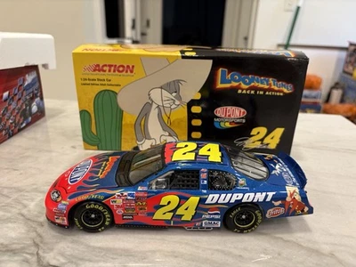 Jeff Gordon 2003 Looney Tunes DuPont Nascar 1/24 Diecast Action #24 Foto 1 de 4