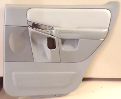 Ford Explorer 2002 panel de puerta (pasajero trasero) 2002-2005 Foto 1 de 4