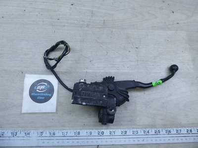 1982 年雅马哈 XZ550RK Vision Y20990) 前刹车主缸  — 第 1/4 张图片