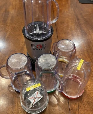 Magic Bullet MB-1001 Licuadora Juego Completo Frascos Tapas Anillos Hojas Usado Una Vez Foto 1 de 4